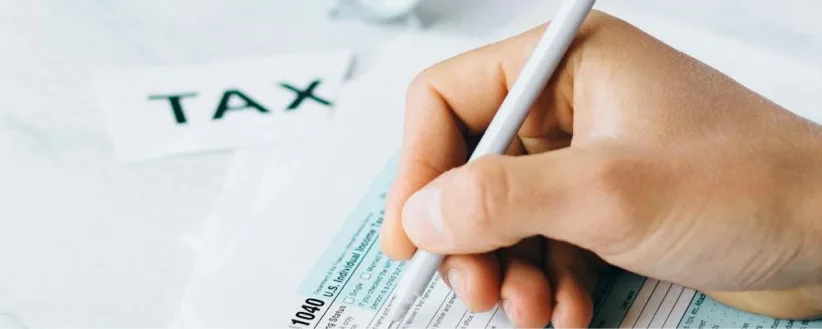Créer facture professionnelle conforme légalement